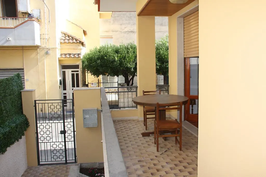 דירות פוצאלו Casa Viola 0*,